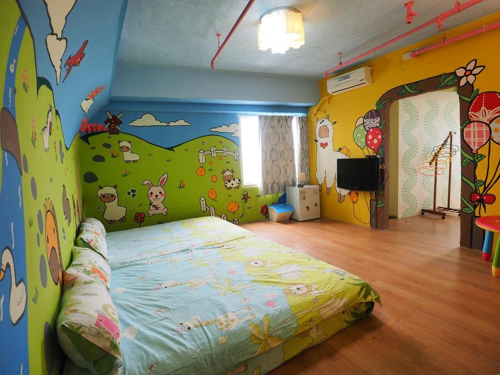 Peter Rabbit Cozy Nest Apartment Tainan Bagian luar foto
